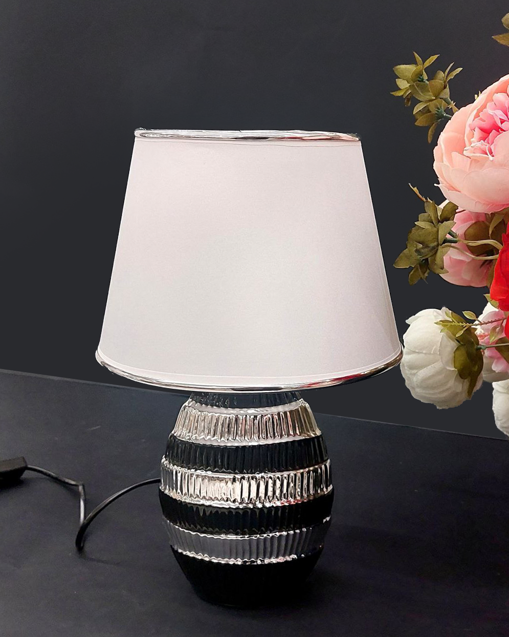 Horizontal Striped Table Lamp Gold / Silver