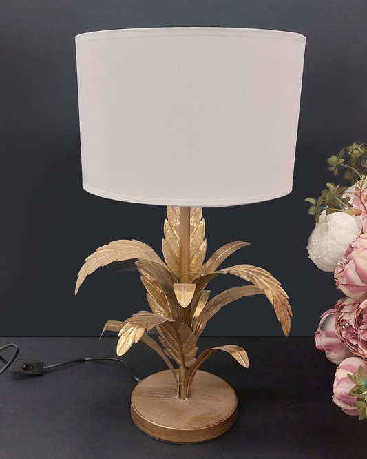 Lampada da tavolo con foglie dorate