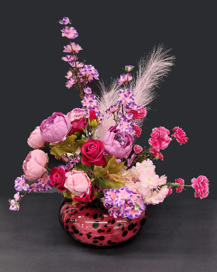 Bouquet fiori artificiali rosa assortiti con vaso rosa e nero