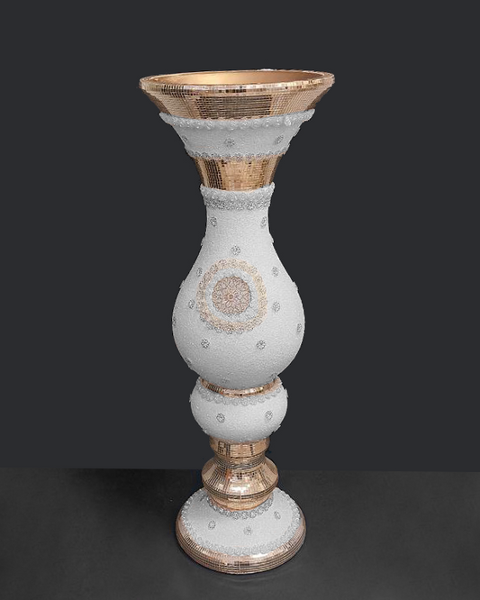 Vaso con decorazioni oro o argento