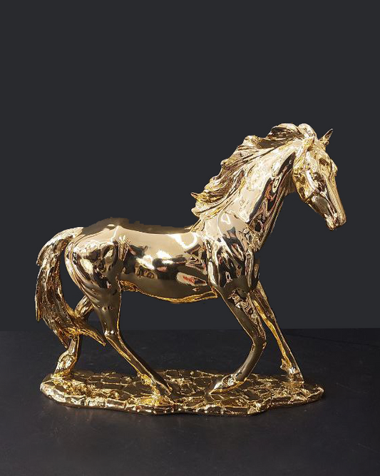 Statua cavallo color oro